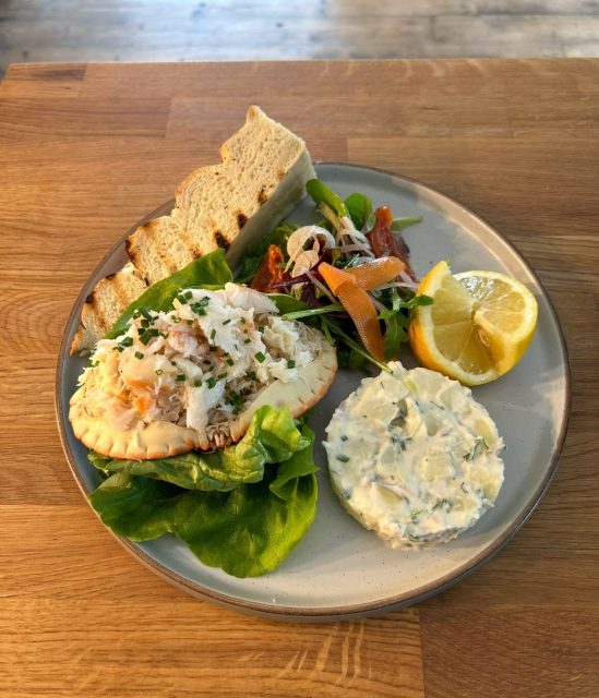 Now we have the warmer weather our delicious salads are back on the menu 😋We offer a choice of cromer crab, chicken caesar, teryiyaki pork belly or falafel and homous.
A perfect bite for lunch!We also have availability tonight for dinner if you've not made any plans yet!
Book your table on open table or contact us on
01263 502148#salads #sunshine #lunch #dinner #eatlocal